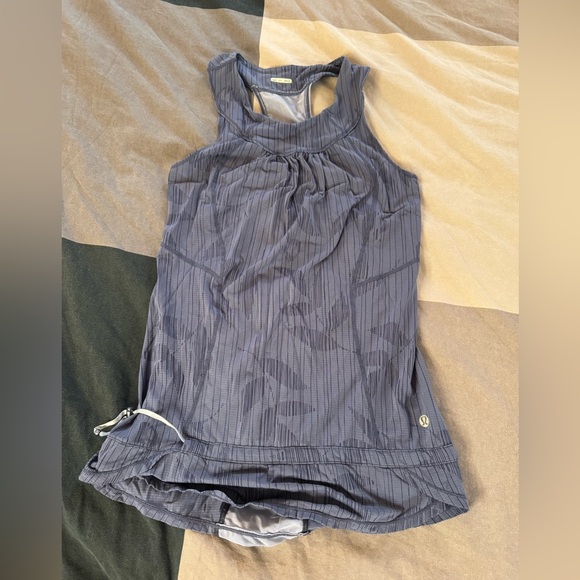 🟢LULULEMON RUN: RACE TECH BLUE TANK🟢
W1966S - Picture 4 of 10
